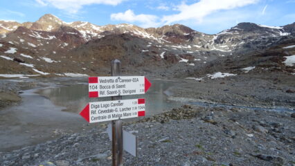 Verso la Vedretta di Careser su terreno morenico. 