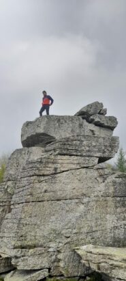 in cima al monolito..