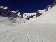 Ingresso dell'altipiano superiore, da qui si svolta subito a sx (in fondo a sx il canale per Passo Lausa).