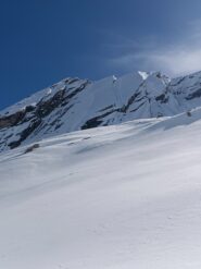 Condizioni top per la Cima Centrale. In particolare verso dx neve liscissima e gripposa