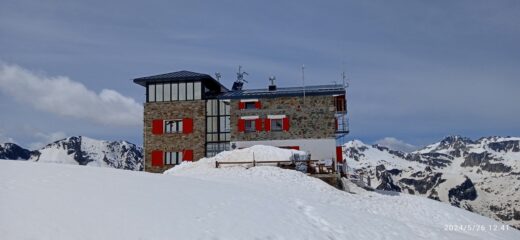 Rifugio Remondino (m.2464)