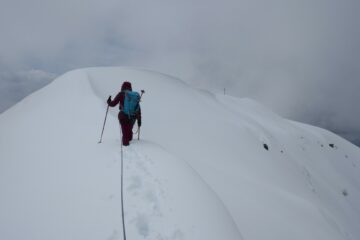 Verso la croce dell'anticima