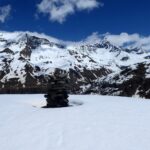 L'ometto di vetta con la Tersiva sullo sfondo.