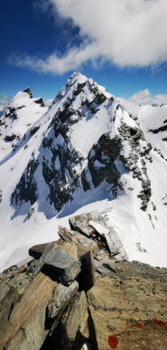 In vetta, guardando verso nord