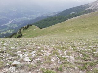 Cabane dalla traccia sotto la cima