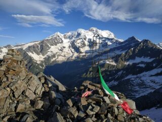 In cima col Monte Rosa che la fa da padrone.