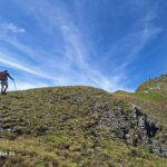 la cresta verso l'anticima e poi la cima