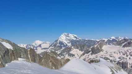 Vista dalla cima (M.te Bianco sullo sfondo e Grand Combin)
