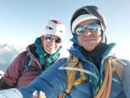 camel ghiacciata, facce di plastica