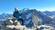 In vetta. Sull sfondo Gran Paradiso e Ciarforon