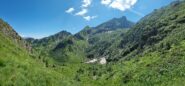 In basso il Pian Lunella e alle spalle l'evidente cresta della punta Lunella