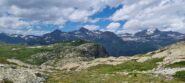 Al centro il Rifugio e a sinistra l'omonimo colle