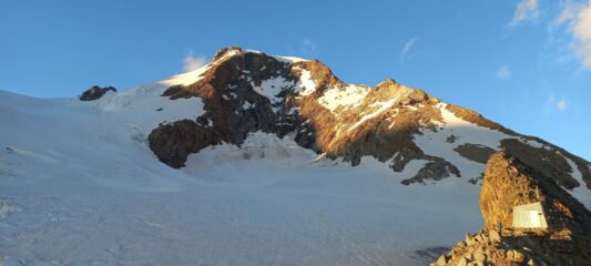 Da Capanna Gnifetti, la Piramide Vincent (4215m)