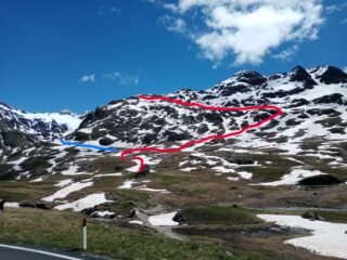 In rosso la discesa in blu la salita visti dalla strada