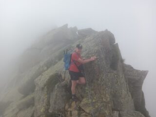 Scendendo dalla cima sulla cresta verso la punta Verzel.