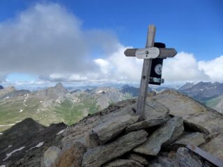 La piccola croce di vetta.