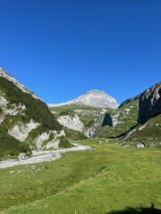 salendo si ammira il Trinserhorn