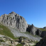 La cima S del Chiamossero e il Passo del Diavolo a destra