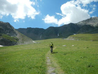 bellissimo ripiano ascendente verso il Colle Clausis