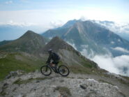 discesa su sentiero dalla Cima