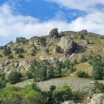 La falesia vista dall'avvicinamento