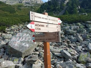 primo bivio, seguire il 4a per fare l'anello in senso orario