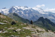 Il grande ometto appena prima del Col di Nannaz che individua il sentiero 3D