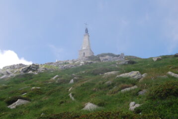 Quasi in vetta, con l’illusione del cielo blu