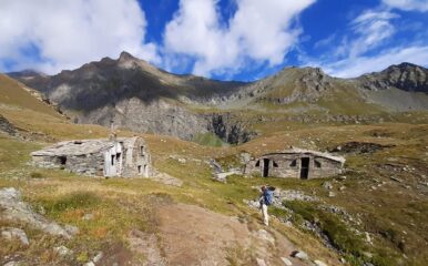 Gli alpeggi abbandonati a Pian Borgnoz