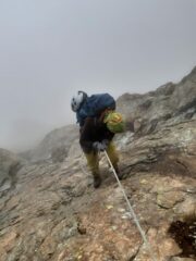 In discesa sul secondo tratto attrezzato con canaponi
