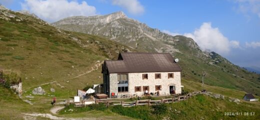 Rifugio Mondovì (m.1761)