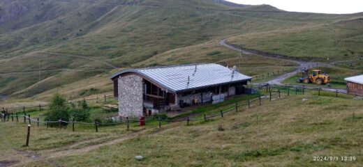 Rifugio Don Barbera sotto il temporale 