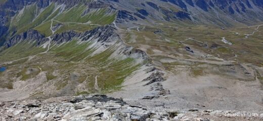 Discesa verso il Colle dell' Agnello 