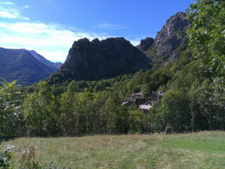 Rocca di Lities vista dal prato