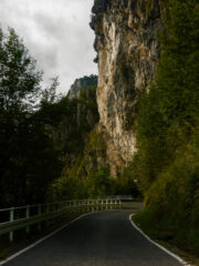 La strada e le falesie