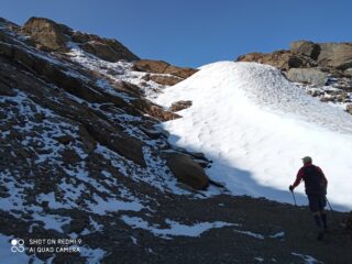 l'unico importante nevaio che abbiamo brevemente toccato in salita ed evitato in discesa