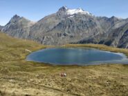 Lago Djouan. Sullo sfondo Nomenon, Grivola, Bianca della Grivola, Col Loson.