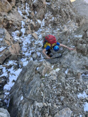 In discesa nel canalino Saint Robert