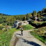 In salita passando per numerose borgate