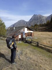 Casa di Caccia salendo verso l'Alpe Djouan.