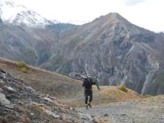 parte alta della salita e sterrato con pendenza sostenuta