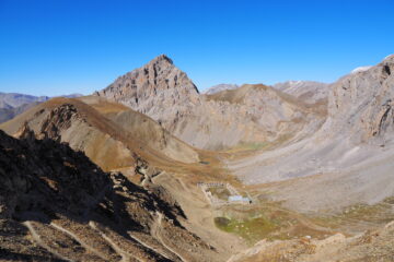 Sguardo sul sottostante forte salendo verso la cima