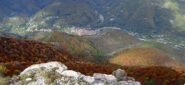 Ormea dalla cima tra i colori autunnali 