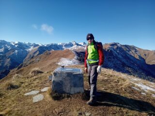 il cippo sulla cima del Chialmo