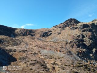 colle di quota 2407 e a destra la Punta Cappe
