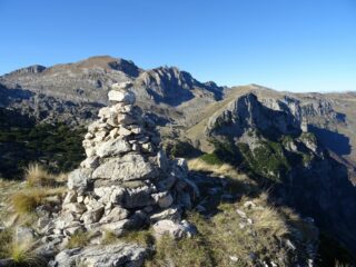 Testa del Duca, a dx dell'ometto la testa di Murtel