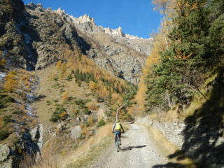 sterrato agevole e con pendenze regolari