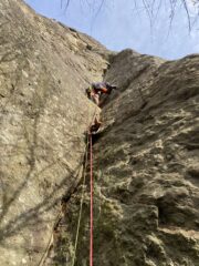 Tommy sul primo tiro all'inseguimento dei due