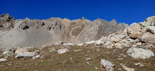 Il ripido pendio per la cima del Monte Oserot 