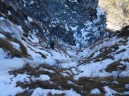 Pendio/canale a dx della cascata per raggiungere la spalla (foto abo)